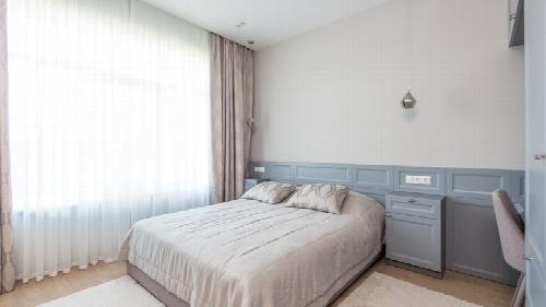 Espainiako lehen higiezin etikoa gara. Salmenta eta alokairuaren kudeaketa integralerako zerbitzu profesionalak eskaintzen ditugu, segurtasunarekin, gardentasunarekin eta arreta pertsonalizatuarekin. Bulegoak ditugu Bizkaian eta Araban, eta zerbitzua