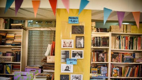 Zubietxe irabazi asmorik gabeko elkarte bat da, inklusio soziala sustatzen duena, bazterkerian dauden pertsonei harrera, ostatu eta laguntza eskaintzen die.

Libu Zubietxeko liburudenda da, non bigarren eskuko liburuek bizitza berria hartzen duten.