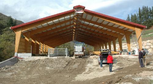 Zurtek gizarteratze-enpresa bat da, eta zura eta haren deribatuak lantzen ditu, kalitatezko eta diseinuko altzariak eta instalazioak eginez, bai material tradizionalekin bai berritzaileekin.
Etxeko zein merkataritzako lokal, bulego eta enpresa eraik